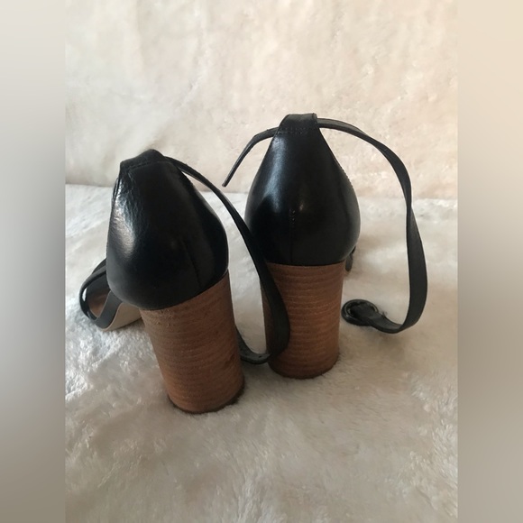 Steve Madden Heel Sandals Size 6 - Picture 3 of 4